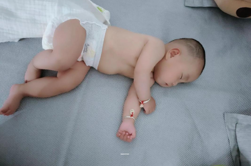 博尔塔拉蒙古宝宝上火有眼屎